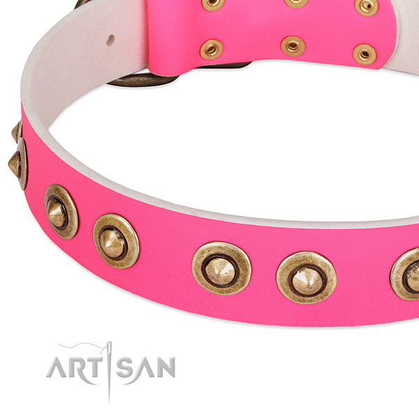 Strong D-ring on full grain leather dog collar for your four-legged friend