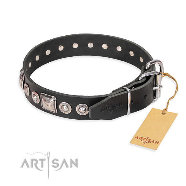 Tear-proof leather collar for your noble canine