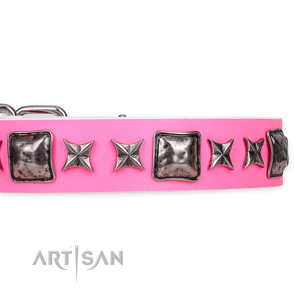 Easy to put on/off leather dog collar with resistant to tear and wear durable hardware